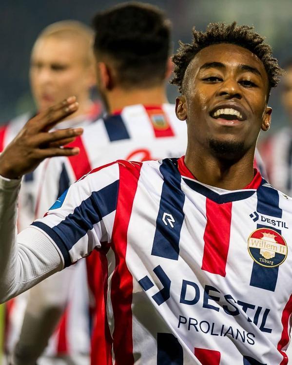 月甚至五月 月甚至五月